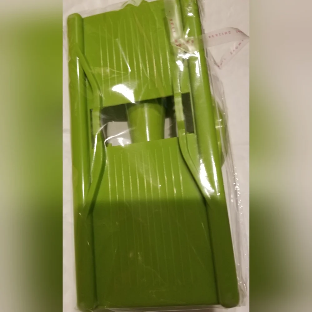 - Vegetable Chopper & Peeler Set